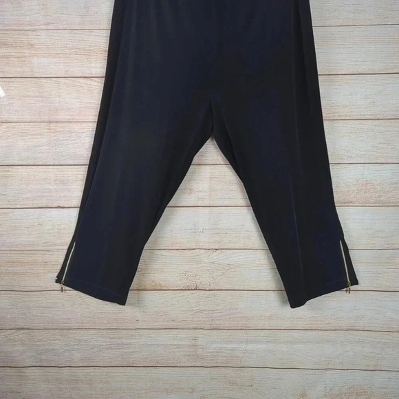 Chico's Travelers Size 3 (XL) Slinky Pullon Knit Pants Black Ankle Zip Straight - Picture 3 of 10